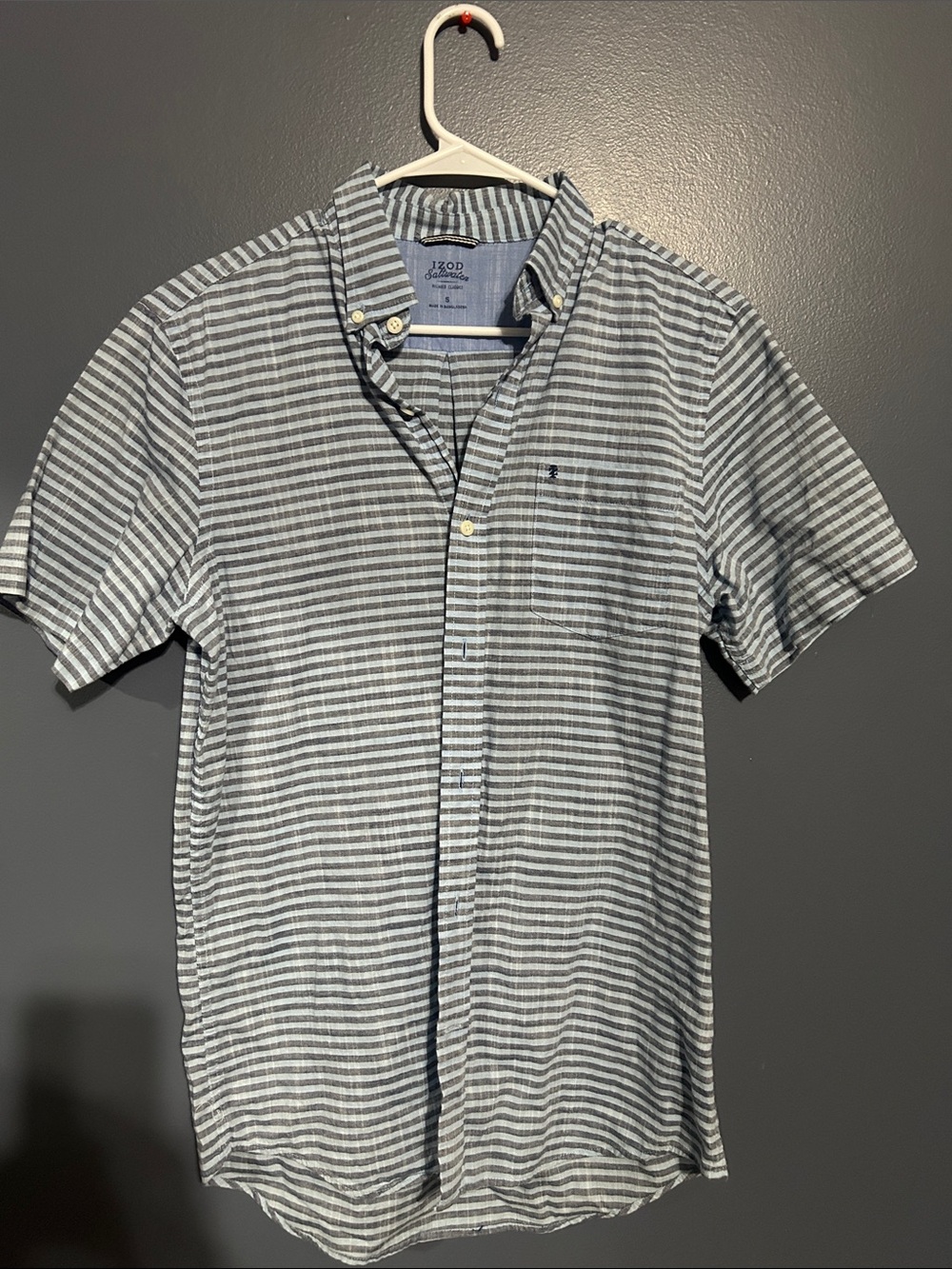 Izod Men's Short-Sleeve Button-Down Shirt - Light Blue & White Stripes